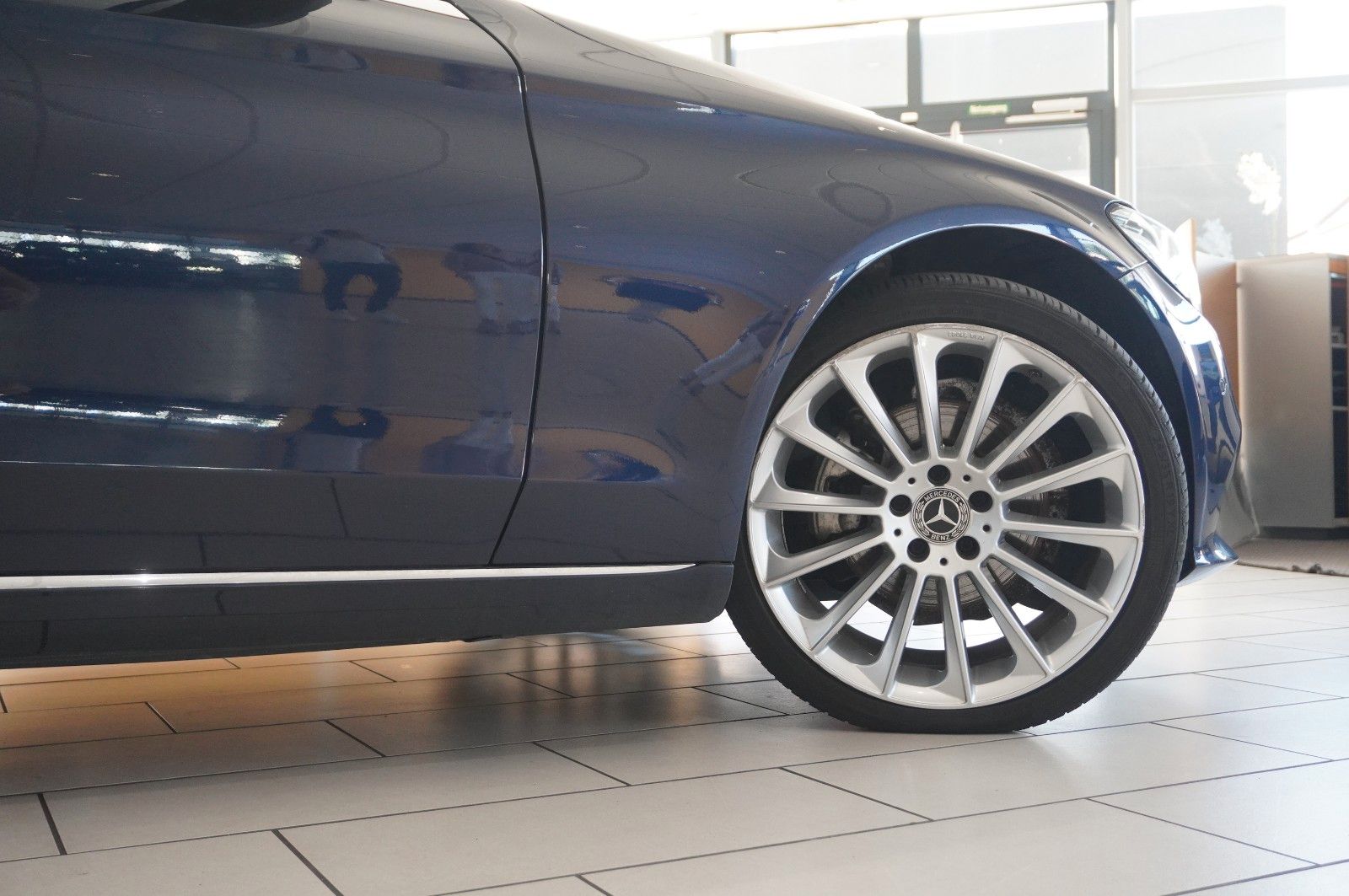 Fahrzeugabbildung Mercedes-Benz C 220 D LIM. AVANTGARDE NAVI/LED/KAMERA/SHZ/AHK