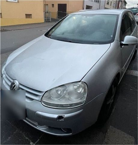 Volkswagen Golf 5 1.6fsi 115ps