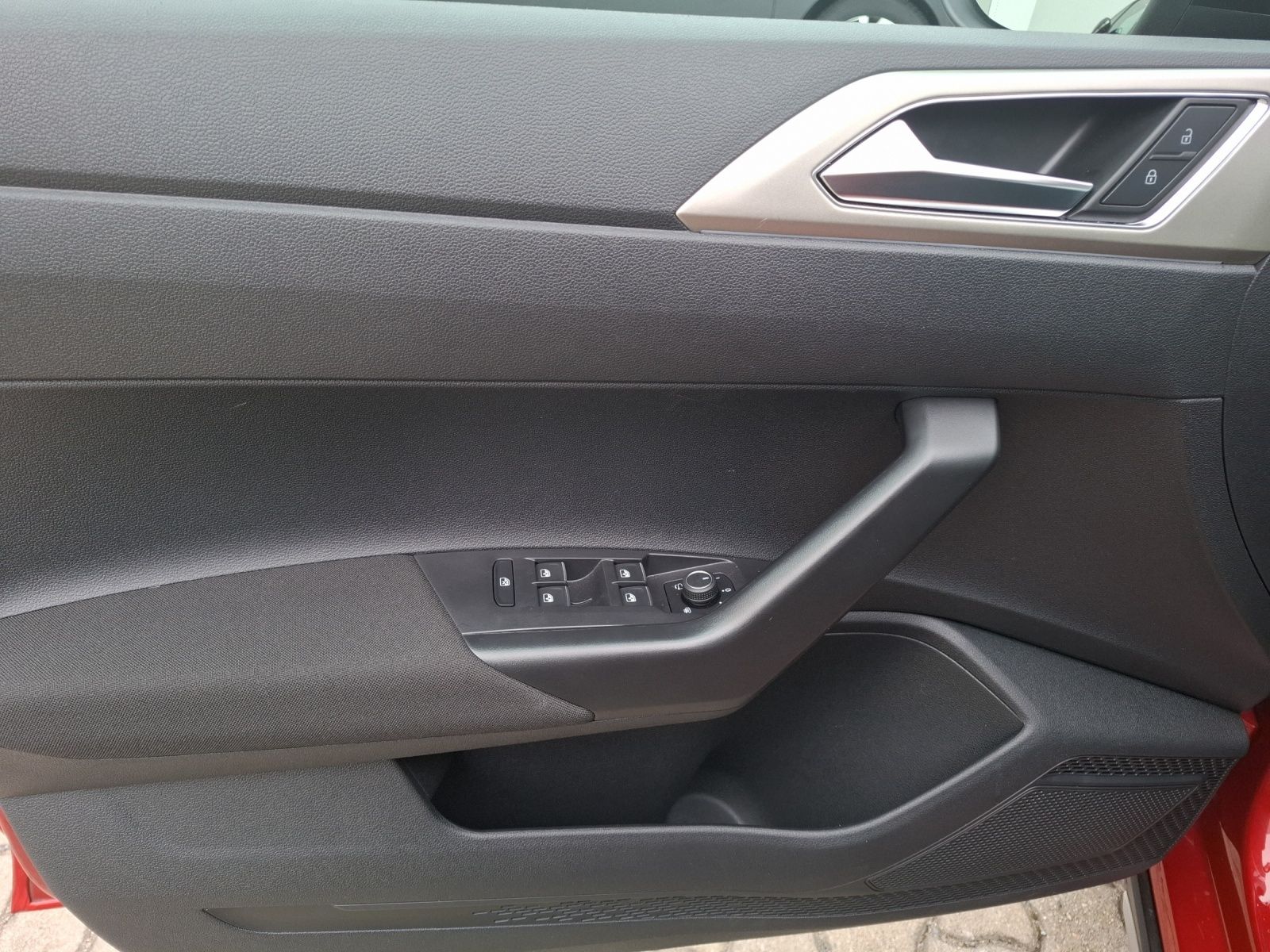 Fahrzeugabbildung Volkswagen Taigo Move DSG Matrix Navi ACC RFK SHZ AID