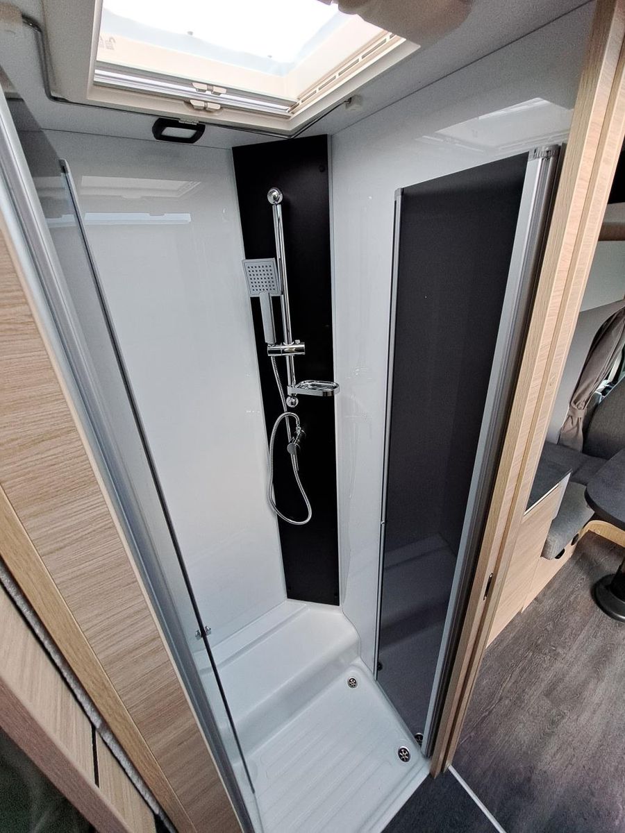 Autohaus Zimpel & Franke -  Challenger 337GA 8-Gang+Hubbett+Solar+Markise - Bild 15 Autohaus Zimpel & Franke -  Challenger 337GA 8-Gang+Hubbett+Solar+Markise - Bild 15