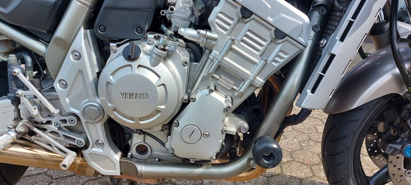 Fahrzeugabbildung Yamaha FZS 1000  1. Hand  inkl Zahnriemen/ Bos u.v.m