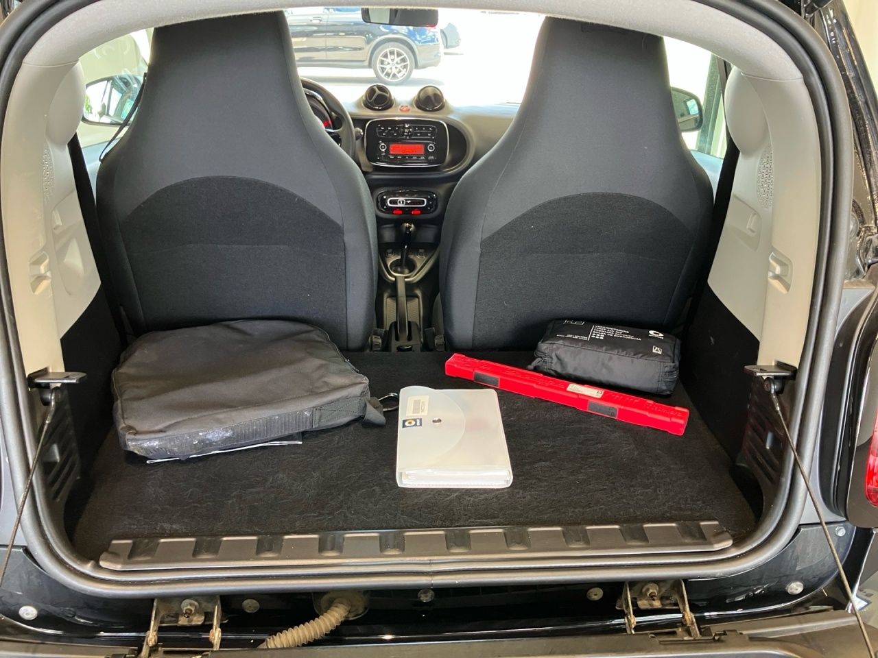 Fahrzeugabbildung Smart smart EQ fortwo 22KW+SITZHEIZ+KLIMAAUTO+DAB+USB