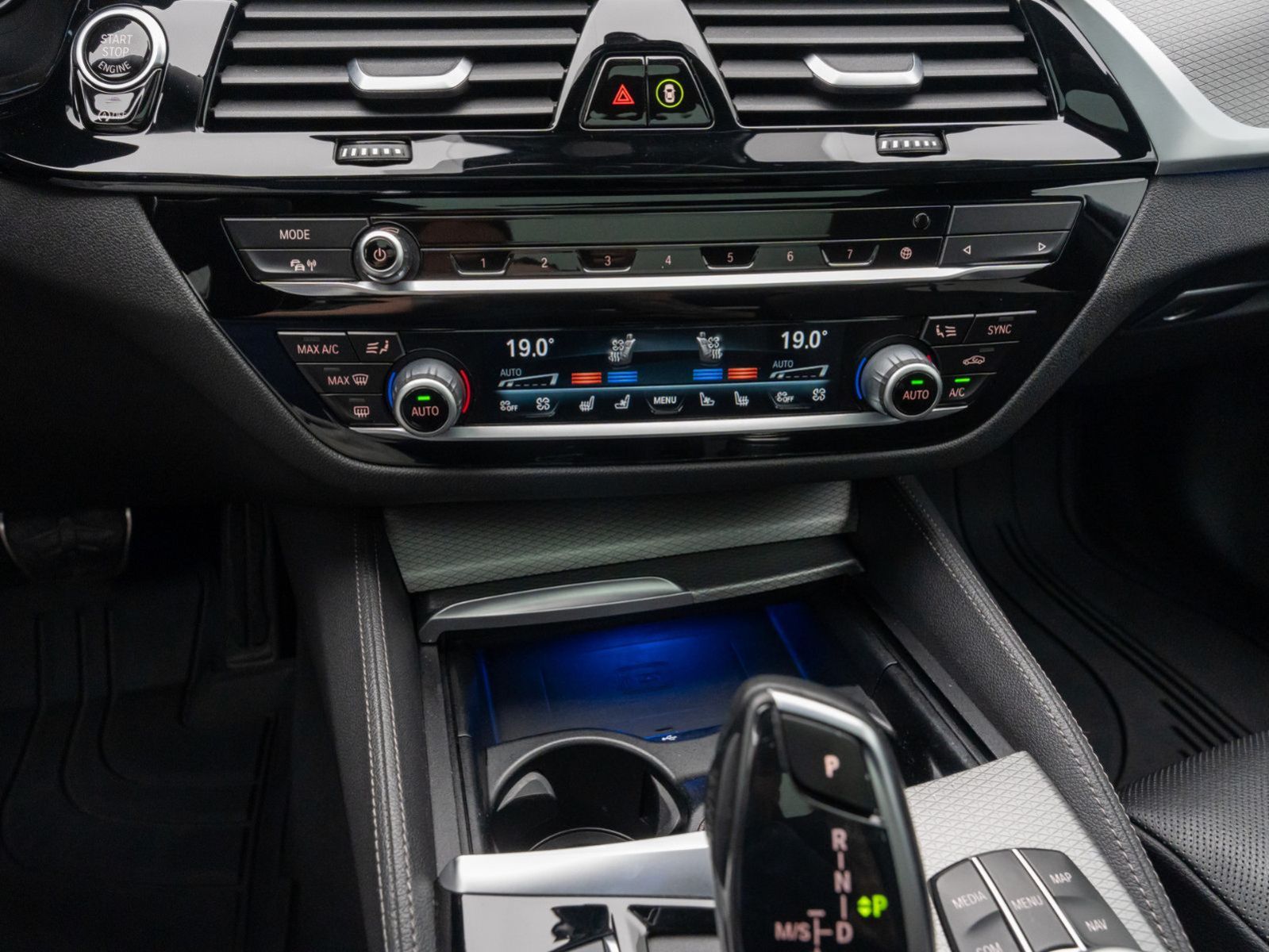 Fahrzeugabbildung BMW 520d M Sport ACC Kamera LED Memory DisplKey 20"