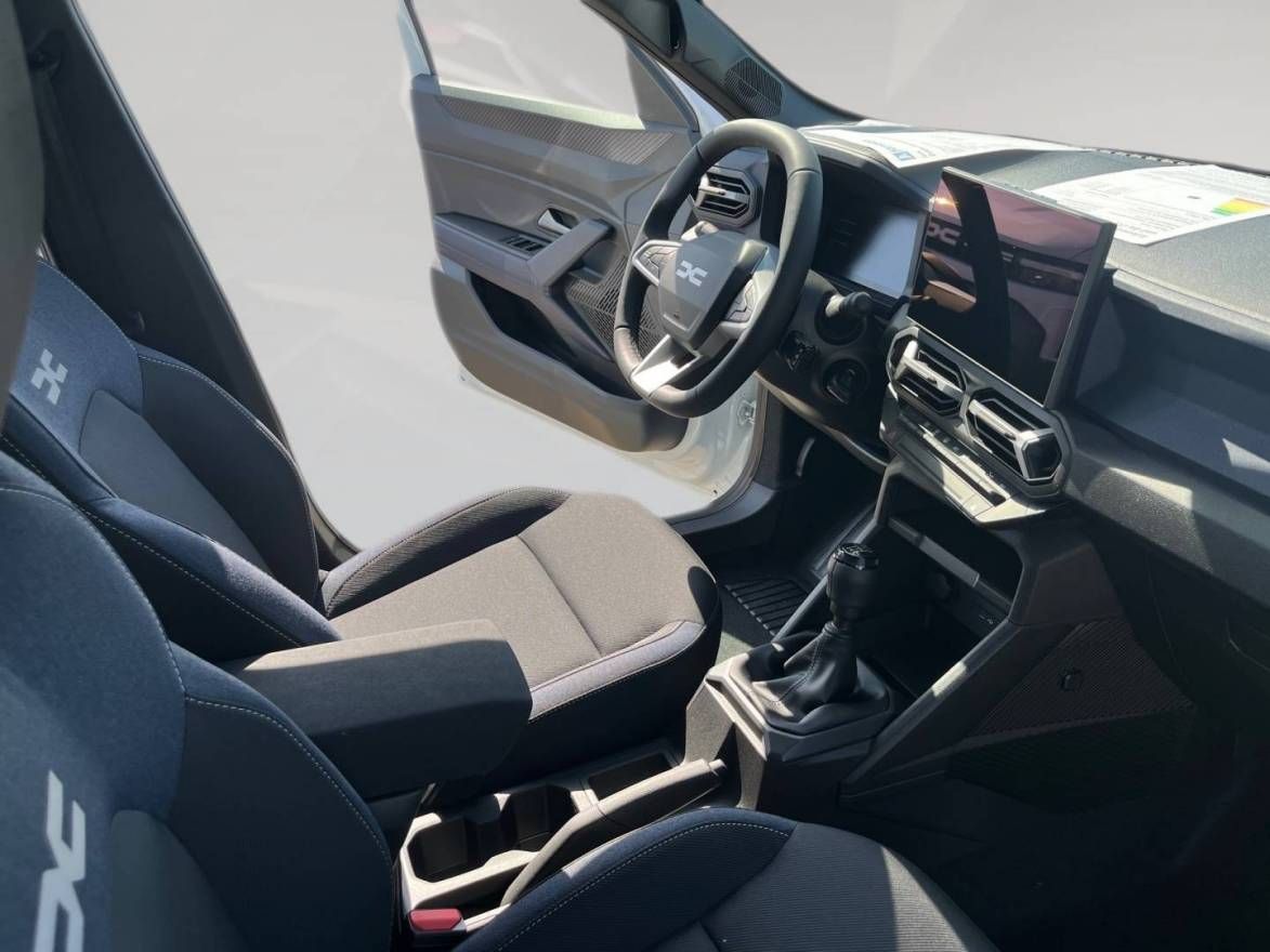 Fahrzeugabbildung Dacia Duster Expression mild hybrid 140