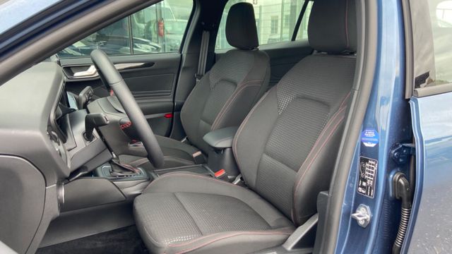 Fahrzeugabbildung Ford Focus Turnier 1.0EB 155PS ST-Line NAVI , LED