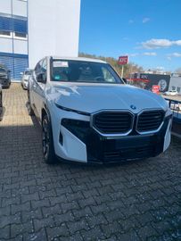 BMW XM 50 e 23 Zoll Individualleder silverstone