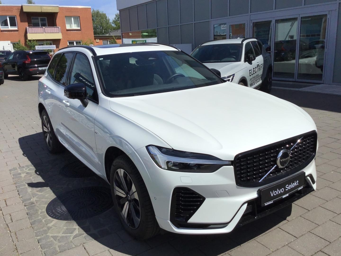 Volvo XC60 T6 Plus Dark AWD Stdhzg. 360° Cam PanoDach