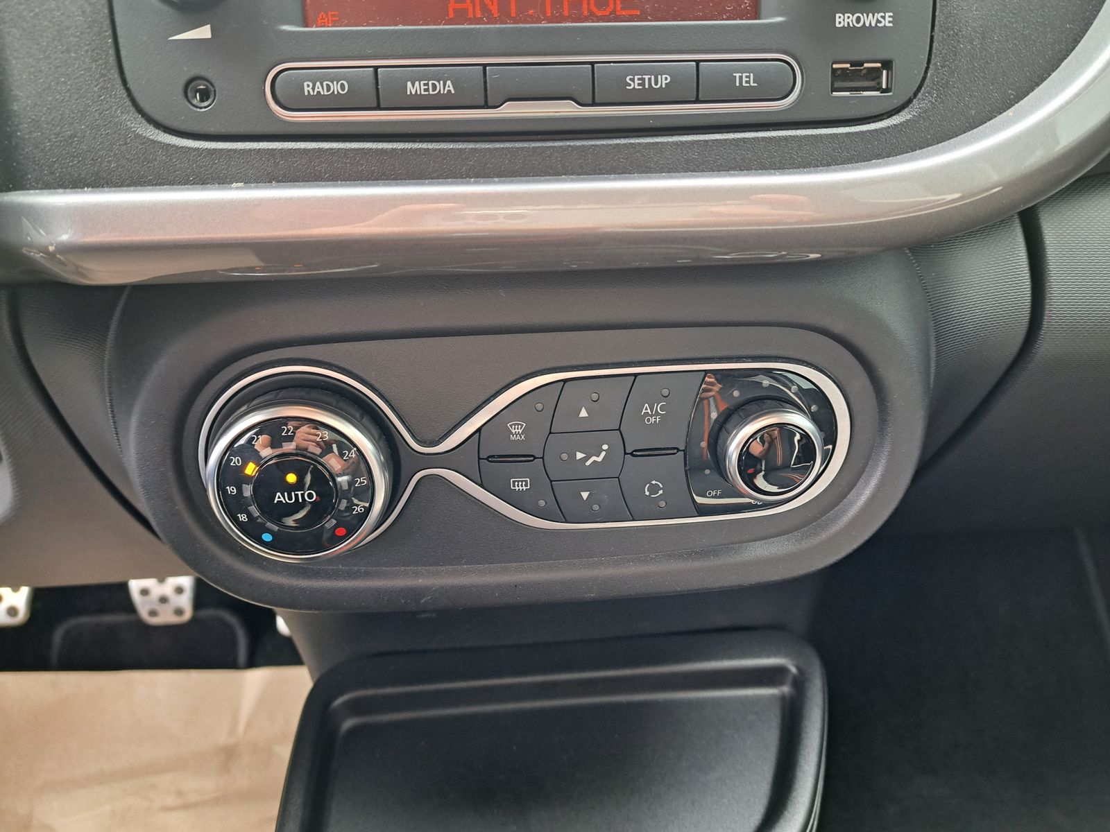 Fahrzeugabbildung Renault Twingo GT TCe 110 PS TEIL-LEDER SITZHEIZUNG ALU