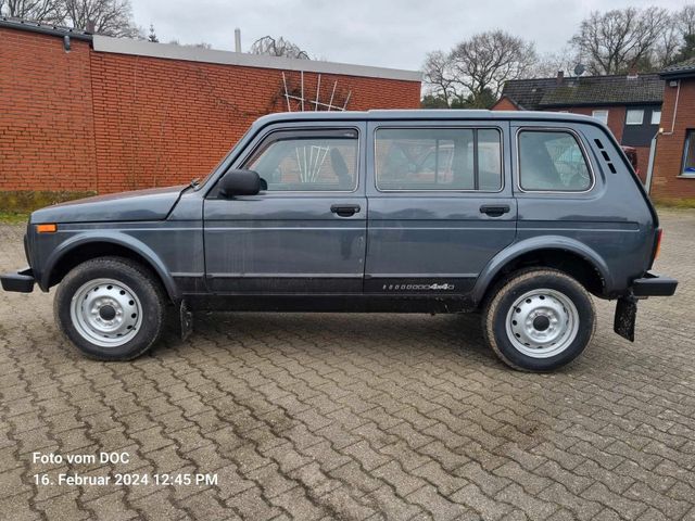 Lada Niva  4x4 Classik  Freestyle