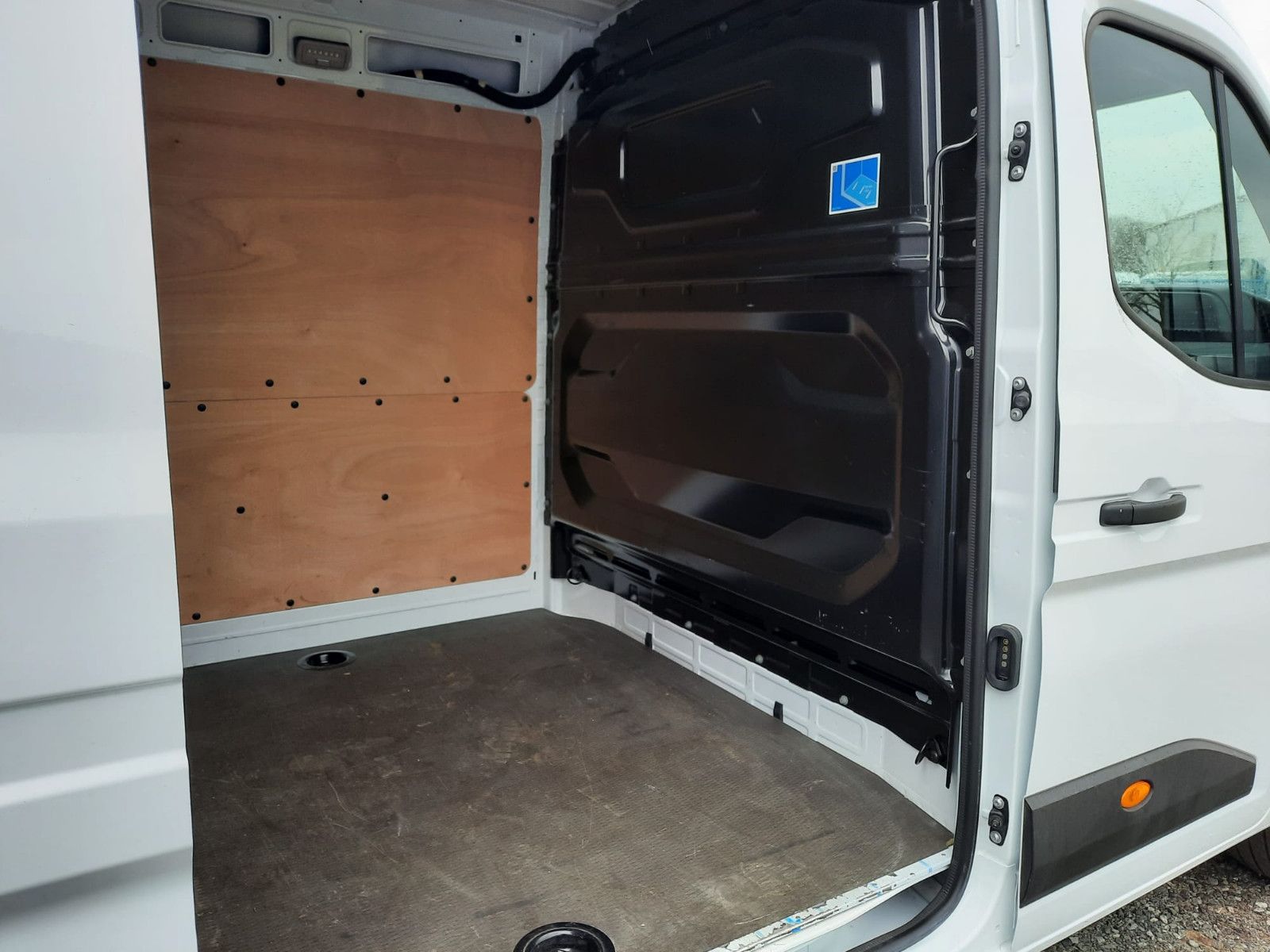 Fahrzeugabbildung Nissan Interstar Kastenwagen L3H2 150 dCi/Boden/4Season