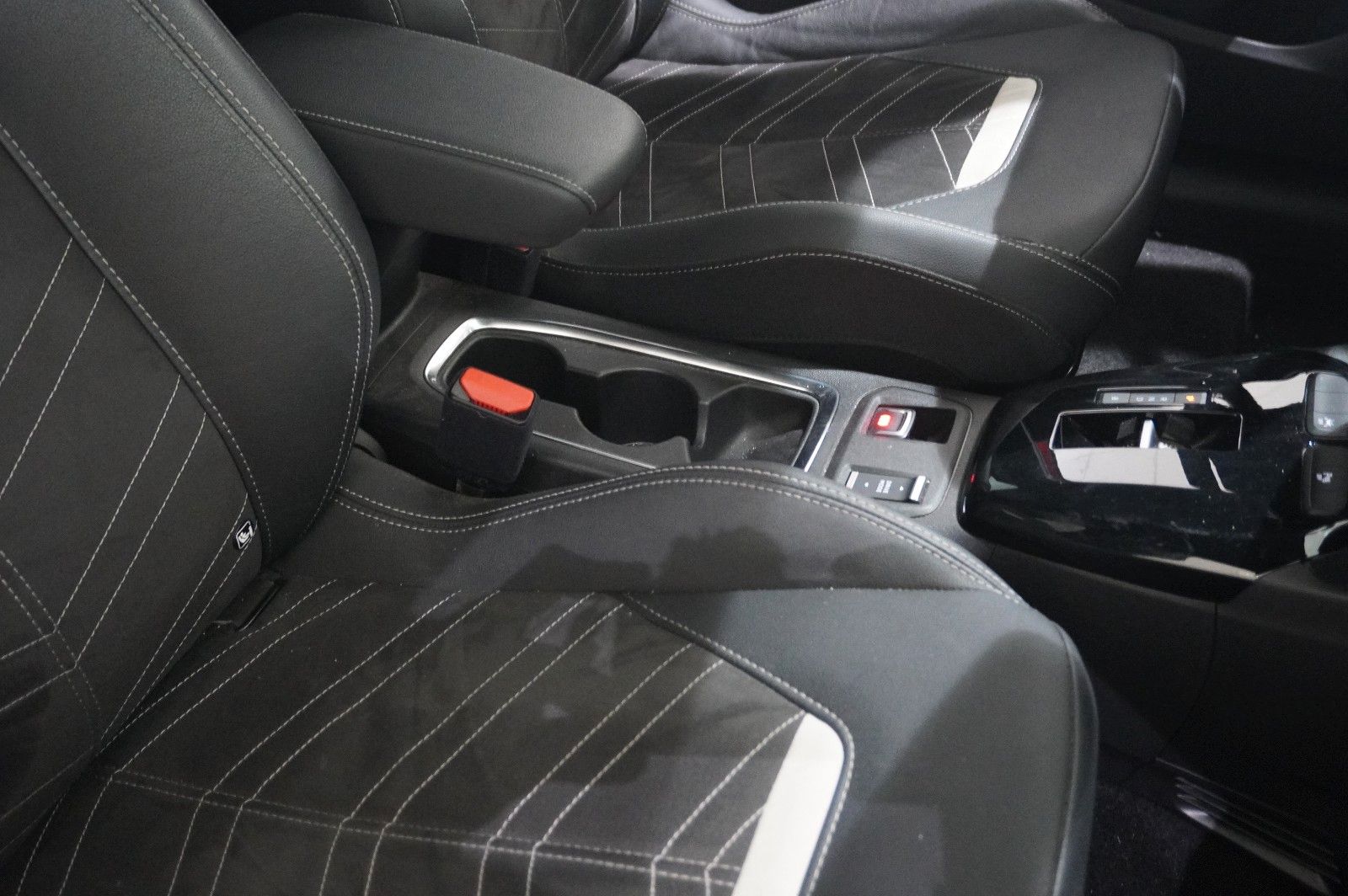 Fahrzeugabbildung Opel Corsa-e F GS SPORT 1-PHASIG NAVI/LED/KAMERA/DAB+