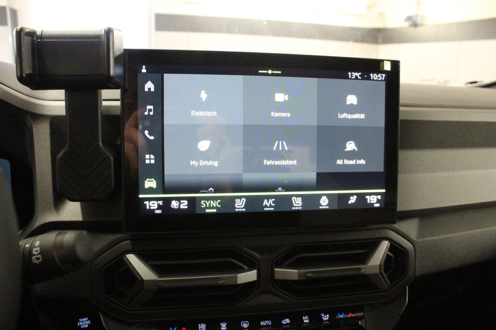 Fahrzeugabbildung Dacia Bigster hybrid 155 Journey Winter- & City-Paket