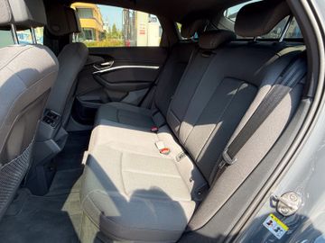 Audi Q8 - 10