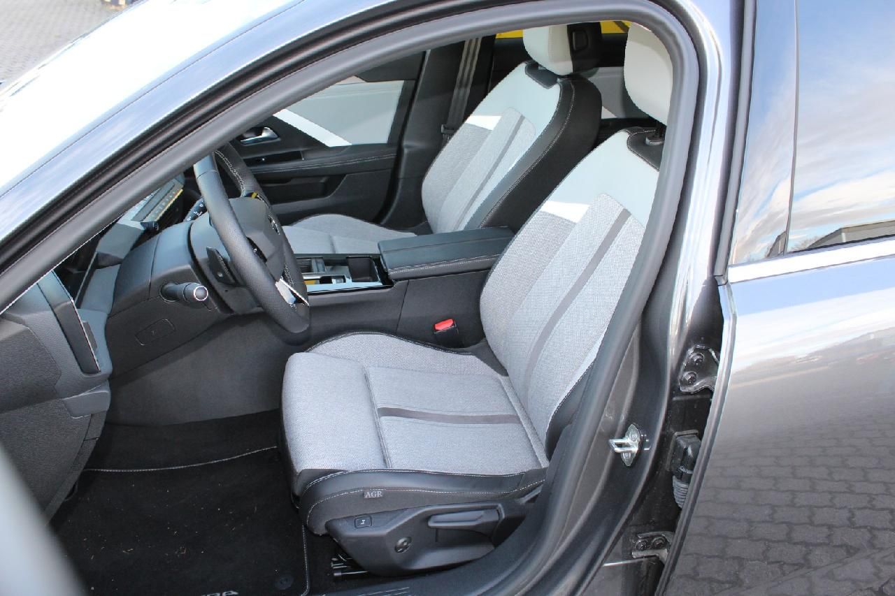 Fahrzeugabbildung Opel Astra L Lim. Elegance Plug-in-Hybrid AT8