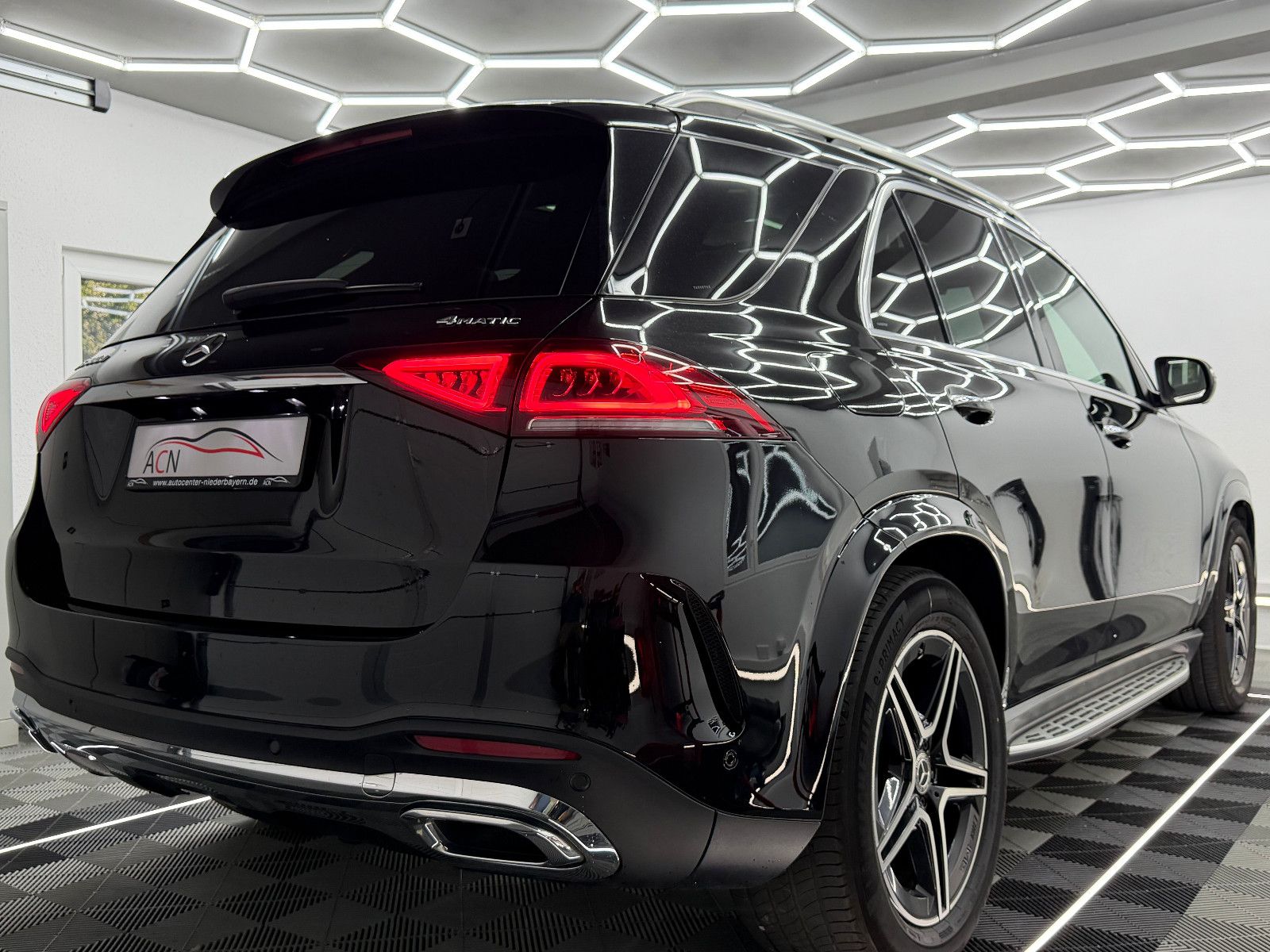 Fahrzeugabbildung Mercedes-Benz GLE 300 d 4MATIC AMG-LINE/PANO/BURMESTER/7-SITZ