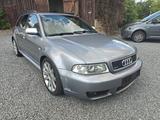 Audi RS4 2.7 quattro - aus 2000: Kombi