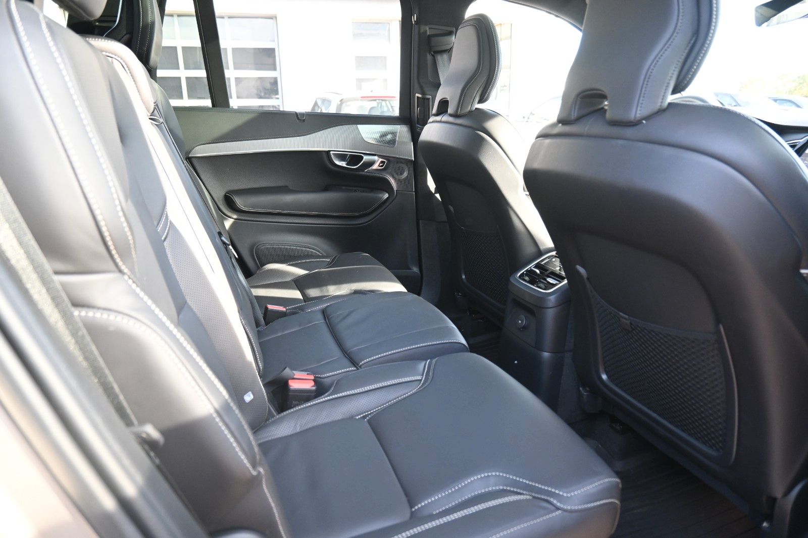 Fahrzeugabbildung Volvo XC90 T8 AWD Ultimate Dark*STDHZG*360°*LUFT*0,5%