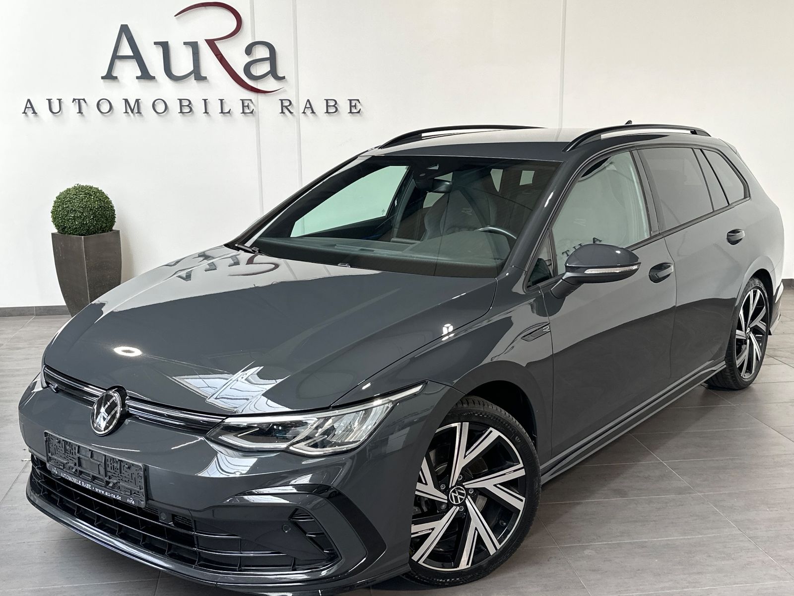 Fahrzeugabbildung Volkswagen Golf Variant R-Line NAV+LED+AHK+KAMERA+ACC+18ZO