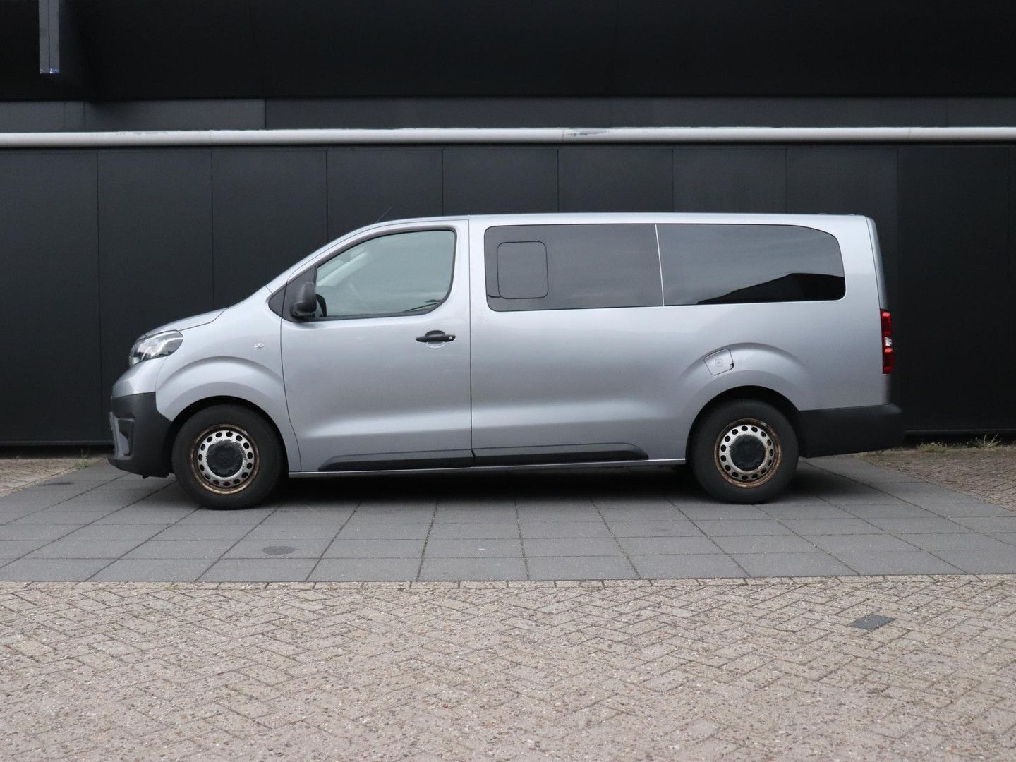 Toyota Proace Shuttle 1.5 D-4D Cool Long | 9 PERS. | CR imagem 2