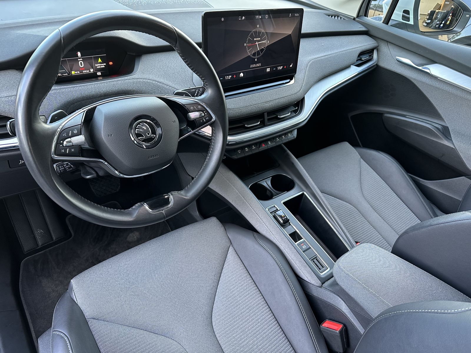 Fahrzeugabbildung SKODA Enyaq 80 Loft NAV+LED+ACC+VCOCKPIT+CARPLAY+20ZO