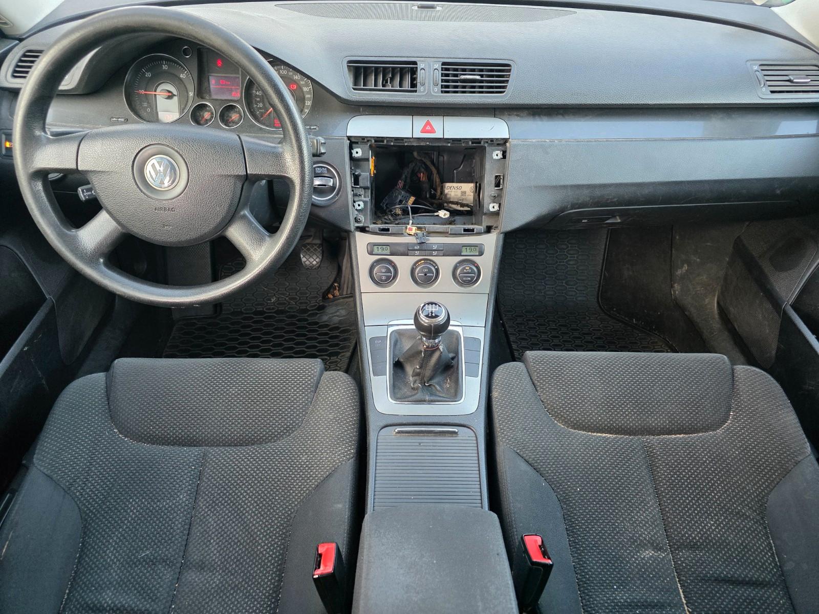 Volkswagen Passat 2005 — photo 11