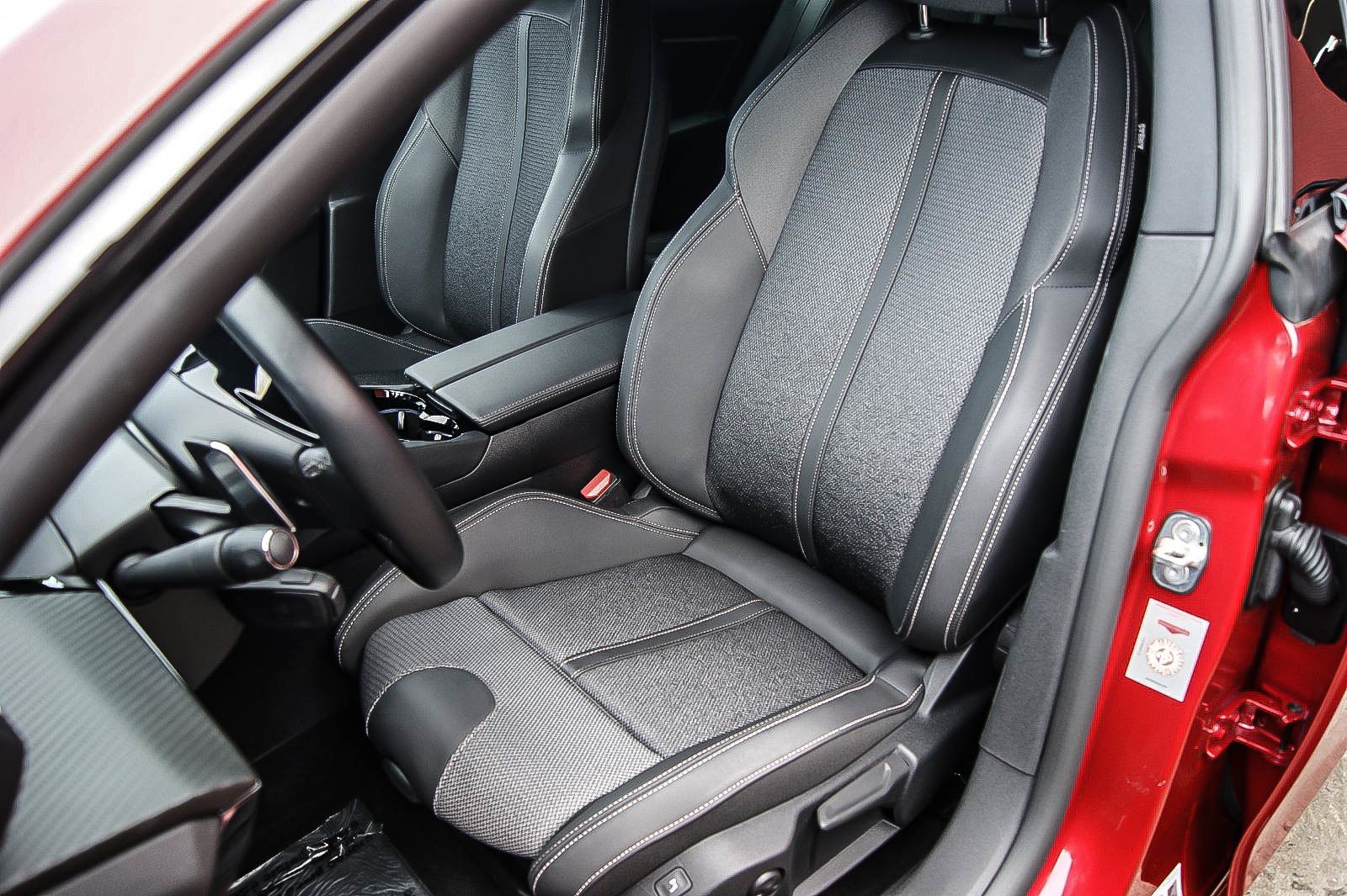 Fahrzeugabbildung Peugeot 508 SW Hybrid 225 Allure NEUES MODELL ANHZV LED