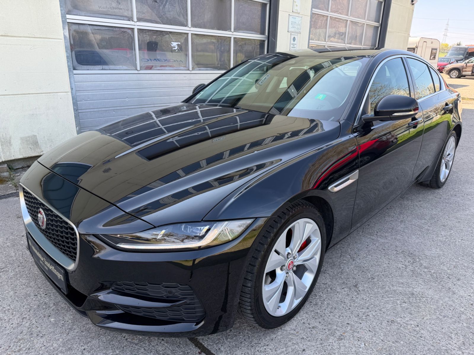 JAGUAR XE