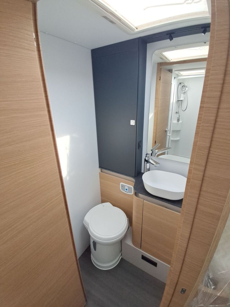 Fahrzeugabbildung Adria Matrix 670 SL 60Y Markise,Combi6E,MACHplus