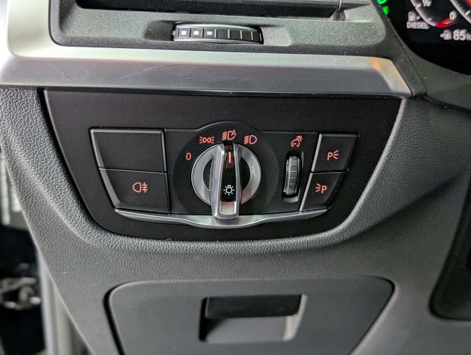 Fahrzeugabbildung BMW X3 xDrive 20d AHK LEDER StHz ACC LED KAM HIFI