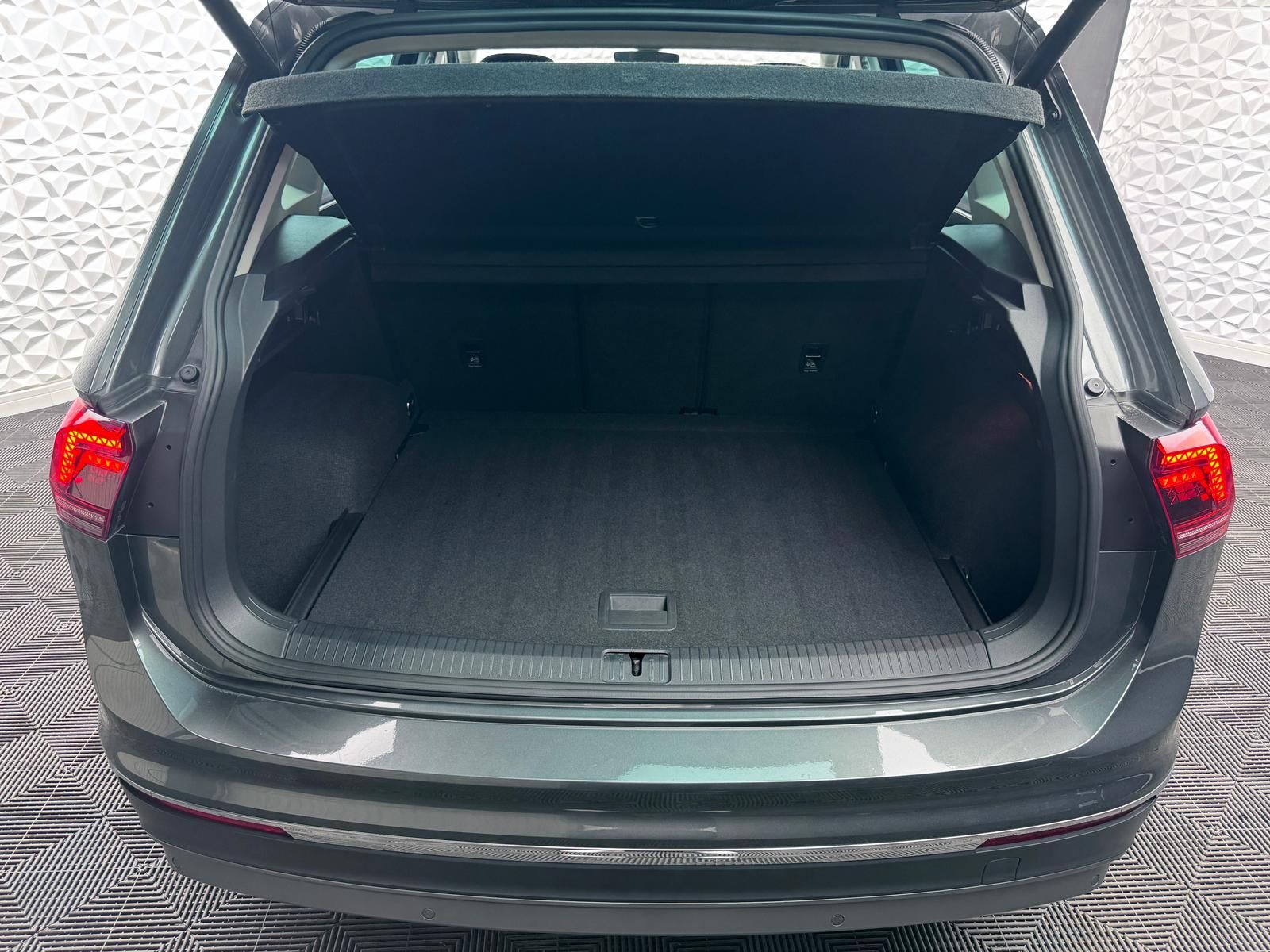 Fahrzeugabbildung Volkswagen 2.0 TSI IQ 4MOTION/HIGHLINE/ACC/VIRTUAL/HUD/RCAM
