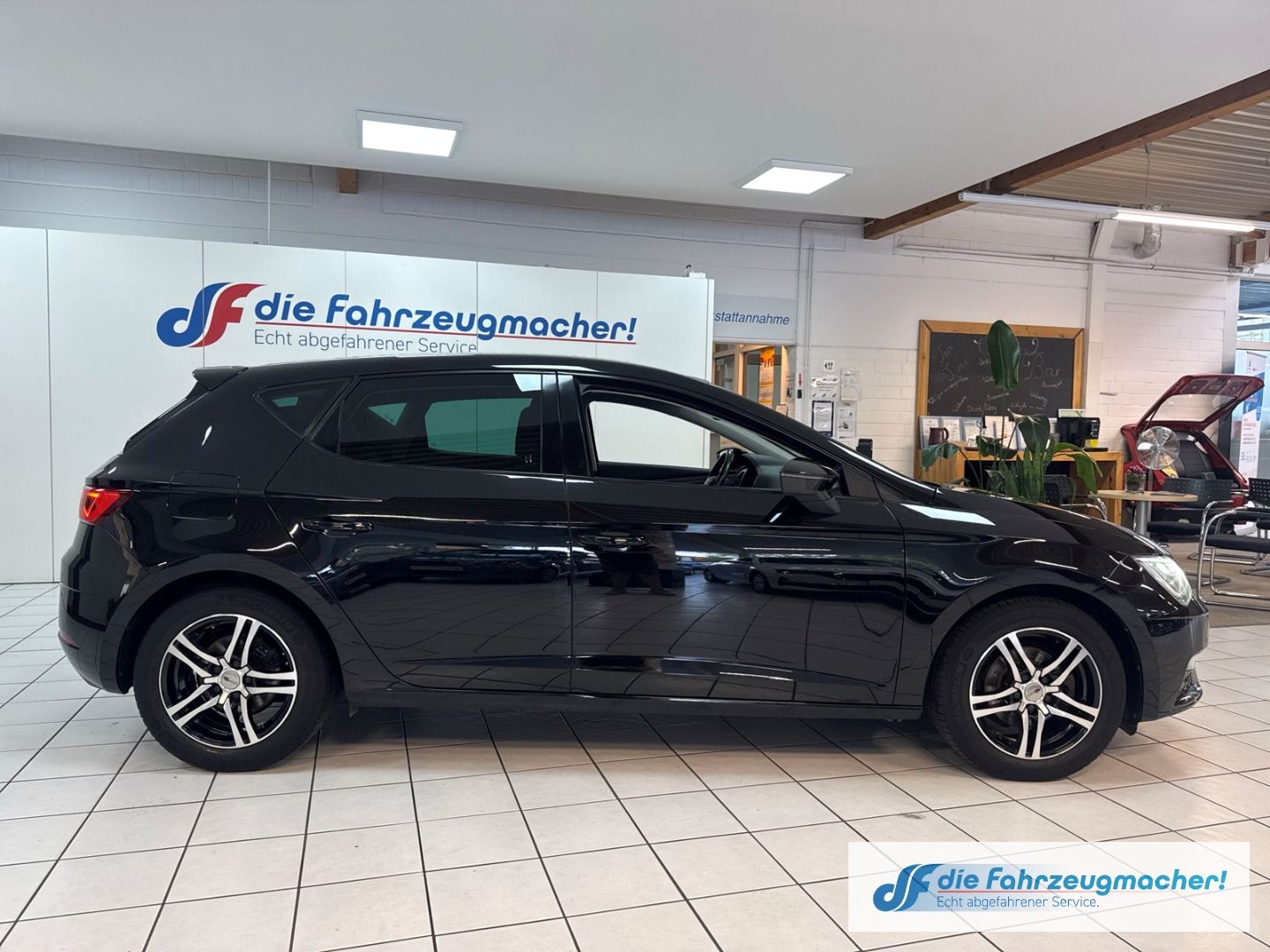 Fahrzeugabbildung SEAT Leon Ecomotive Style Navi LED Sperrdiff. Mehrzon