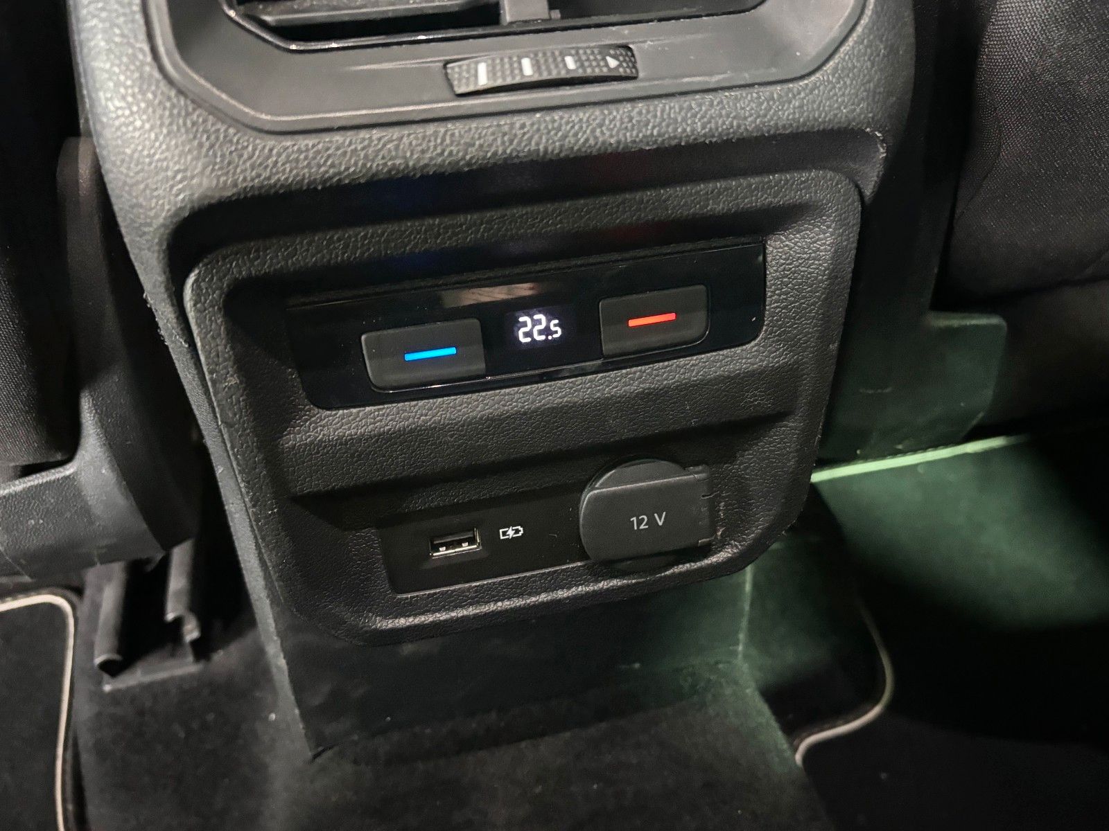Fahrzeugabbildung Volkswagen Tiguan Highline *CarPlay*Kamera*LED*SHZ*Navi