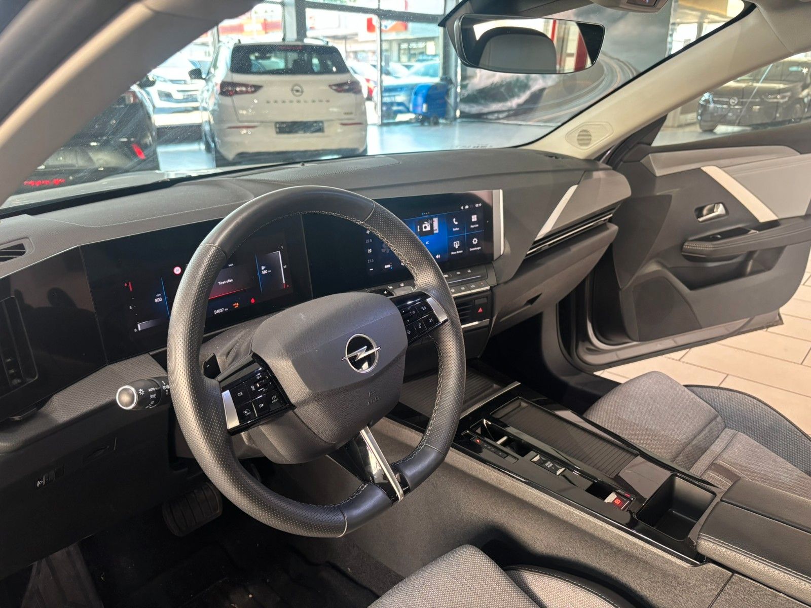 Fahrzeugabbildung Opel Astra L ST 1.5D ELEGANCE NAVI/LED/KAMERA/SHZ/AHK