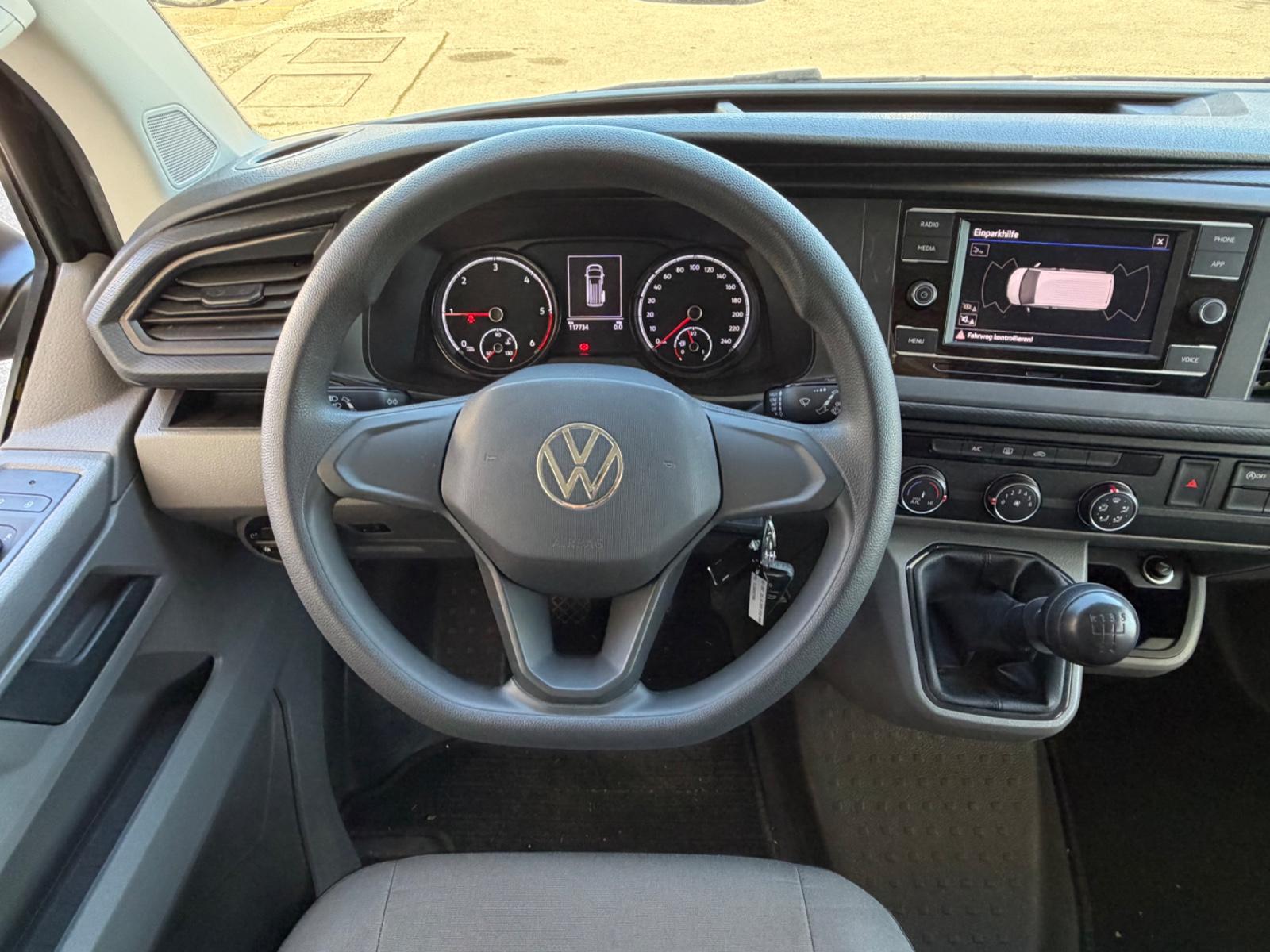 Volkswagen T6  9Sitzer