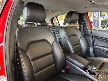 Mercedes-Benz GLA 200 *ACC*PDC*NAVI*TOTWINKEL*KLIMA*LED*
