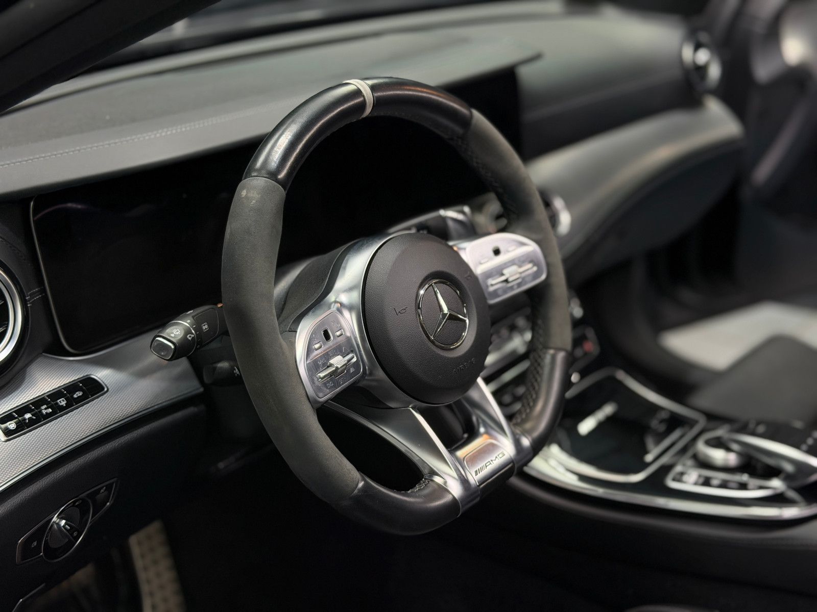 Fahrzeugabbildung Mercedes-Benz E 63 S AMG 4Matic+ |3D-BURMESTER|VOLL