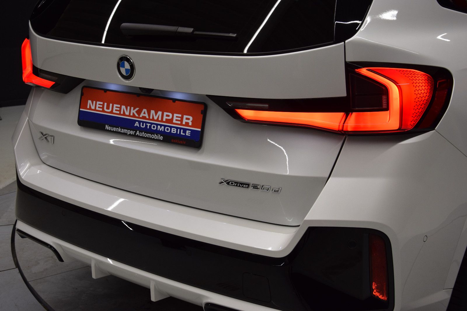 Fahrzeugabbildung BMW X1 20d xDrive M Sport Pano HuD ACC h/k Memory