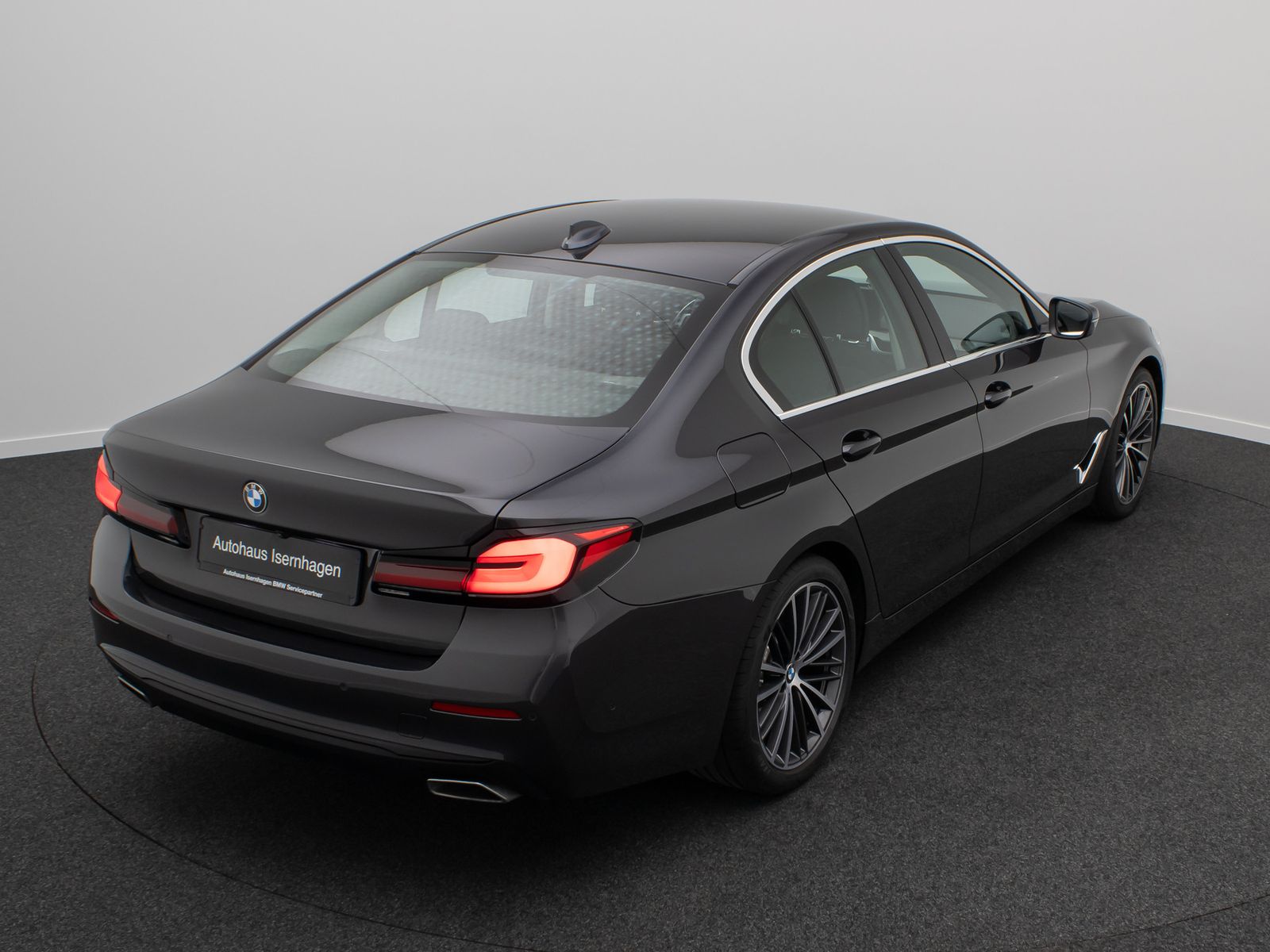 Fahrzeugabbildung BMW 530i HUD DAB Leder Alarm Komfort 4xKlima M Sport