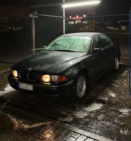 BMW E39 520ia tausch möglich, preiswert & ...