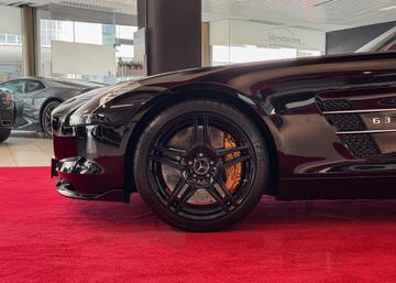 صورة 9 لـ 2010 Mercedes-BENZ SLS AMG