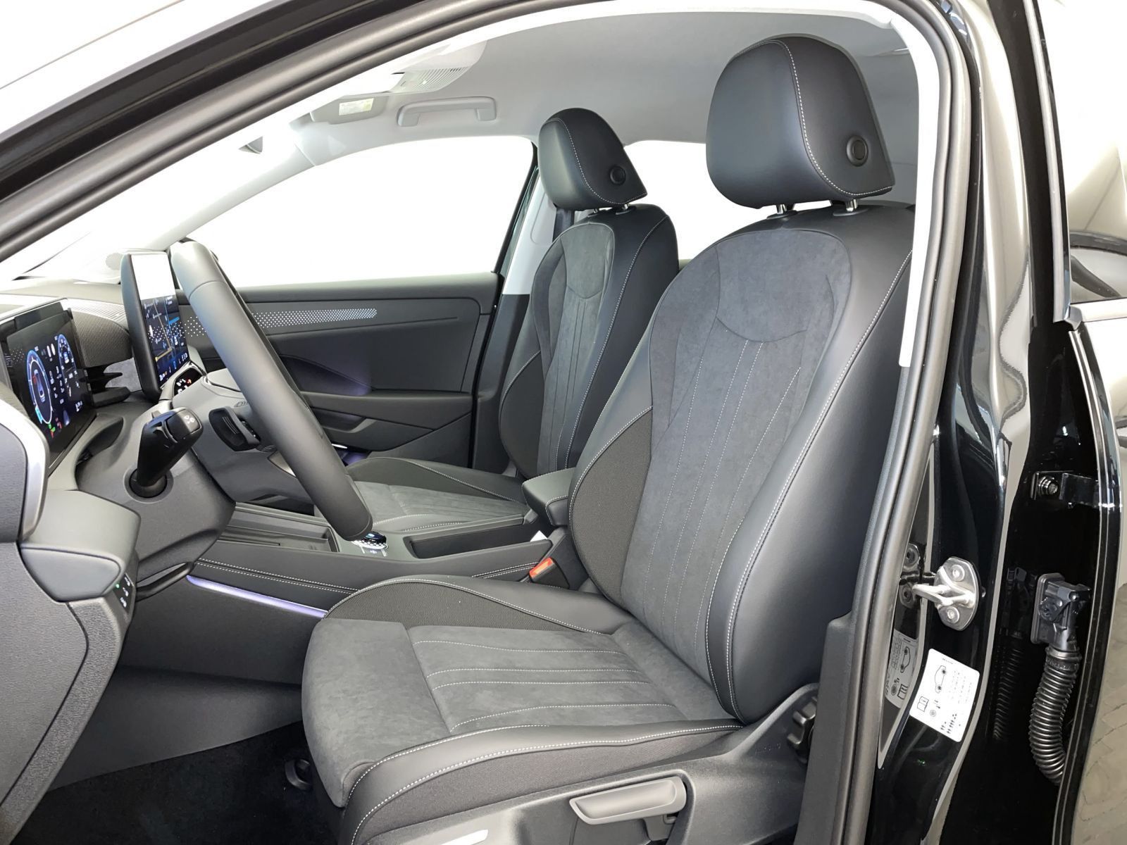 Volkswagen T-Roc - Bild 8