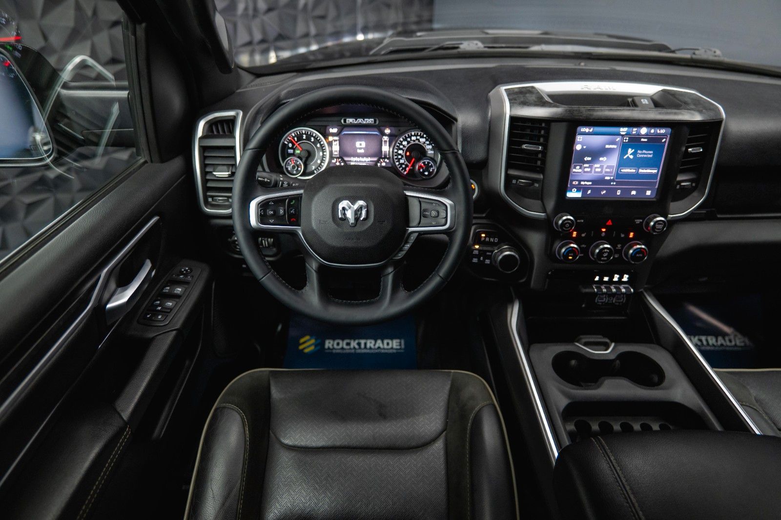 Fahrzeugabbildung Dodge RAM 5.7 V8 HEMI 4x4 Night LARAMIE LONGBED 19%
