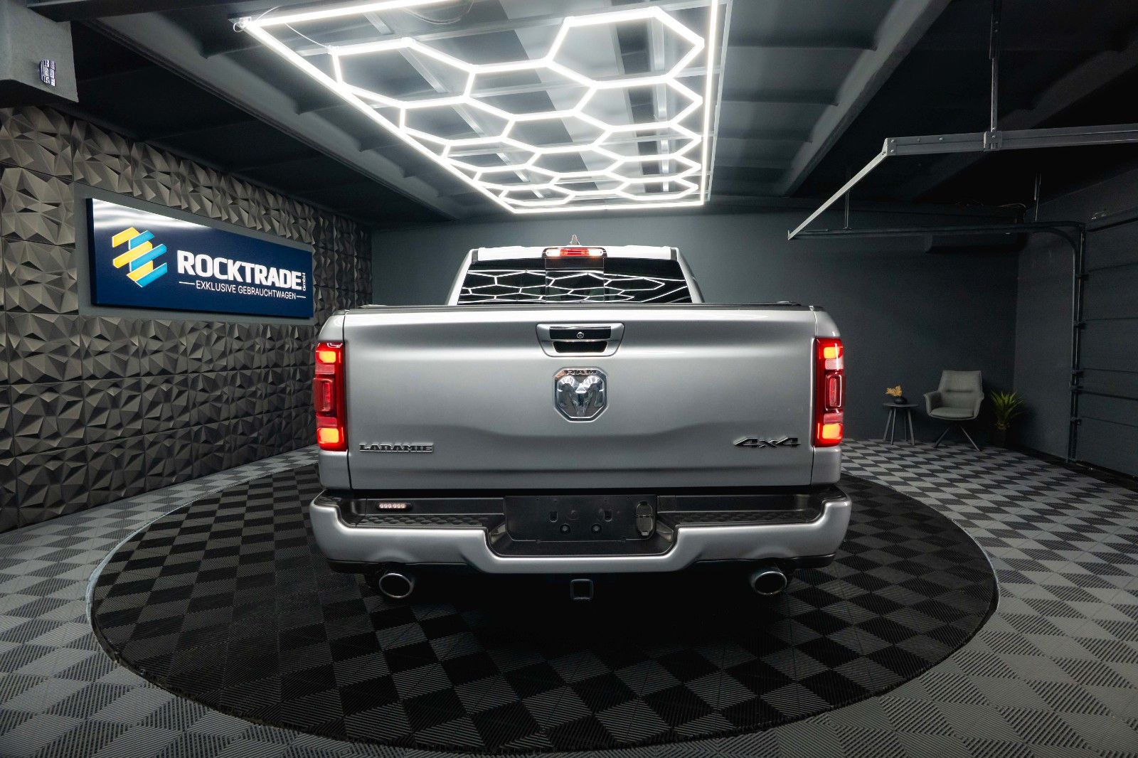 Fahrzeugabbildung Dodge RAM 5.7 V8 HEMI 4x4 LARAMIE LPG Offroad Bodylift