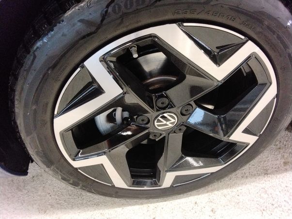 Fahrzeugabbildung Volkswagen Passat Variant TDI R-line DSG Standhzg. Matrix A