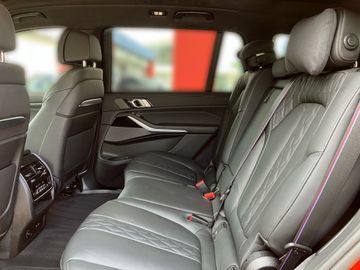 BMW X7 - 11