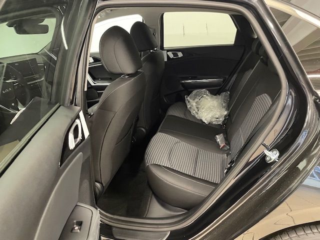 Fahrzeugabbildung Kia Ceed Ultimate Edition VerkehrszeichenERK Kamera