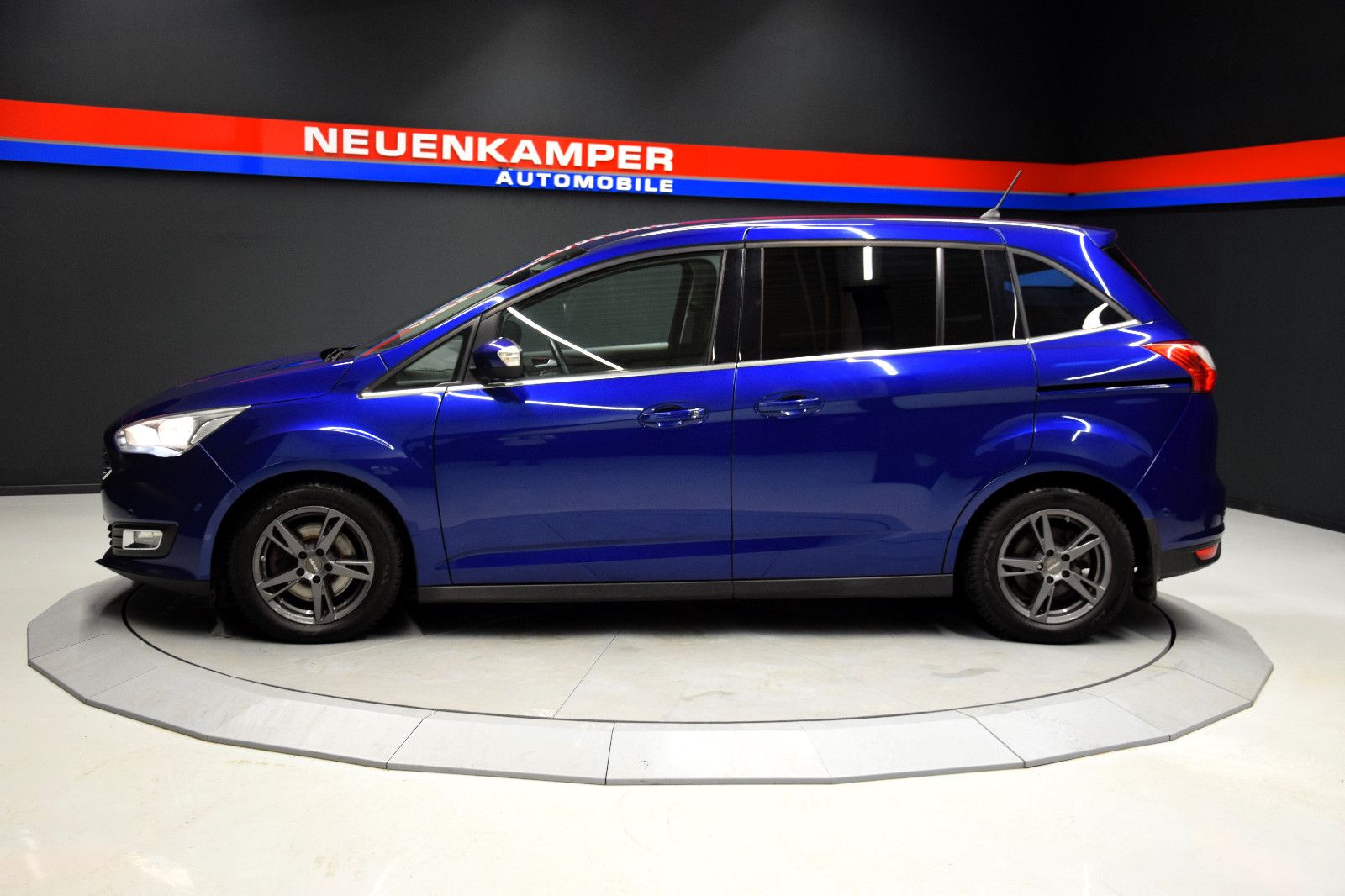 Fahrzeugabbildung Ford C-Max Titanium -defekte Kopfdichtung-Motor läuft