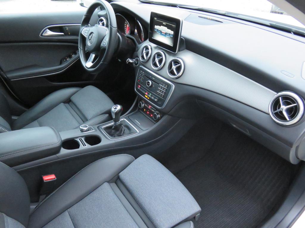 Mercedes-Benz GLA 180