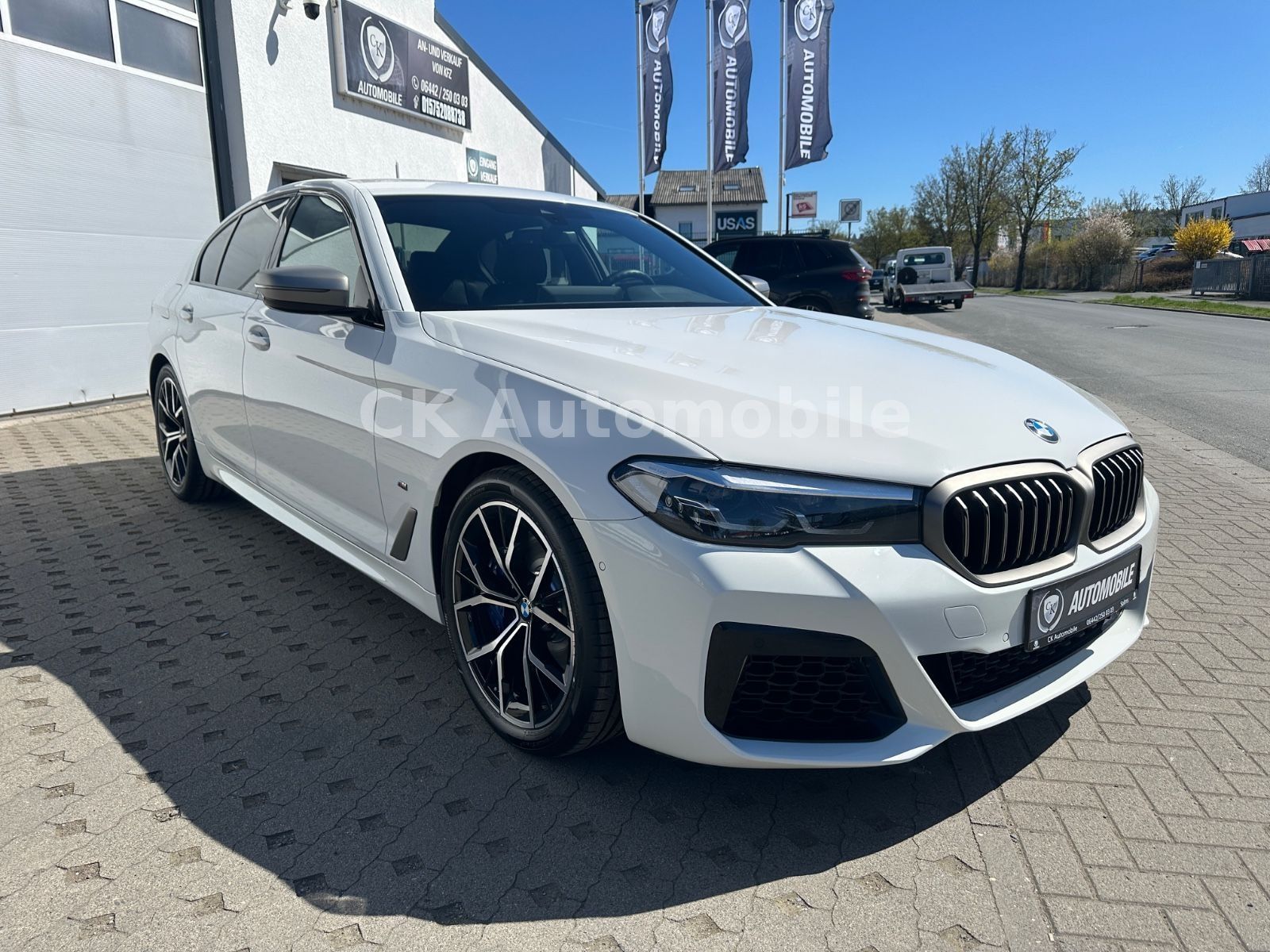 Fahrzeugabbildung BMW M550i xDrive Lim./Shadow-Line/Navi/Leder/LED/Kam