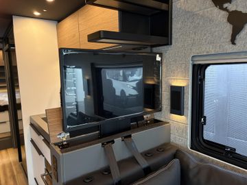 Niesmann + Bischoff Flair 880 VolluftfederungHubstützenActive Air 